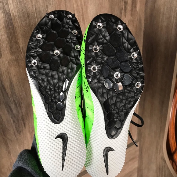 Women’s Nike Cleats - Picture 3 of 3